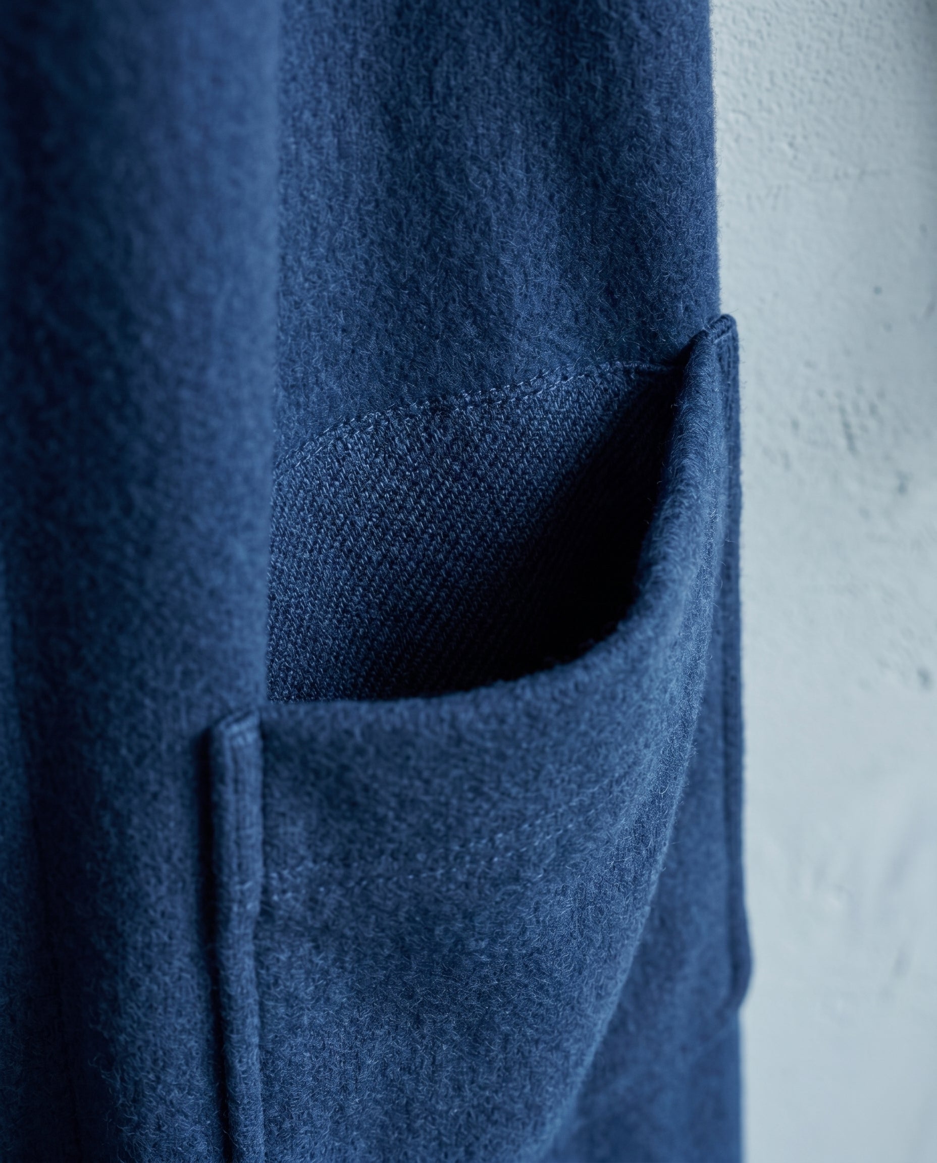 Kaschmir Hotelmantel Stille, Kaschmir-Merino-Mischung, Hotelschnitt, indigo, accessory_pocket